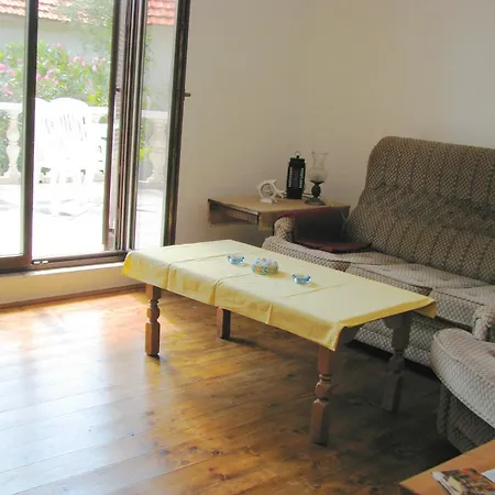 Mir Apartment